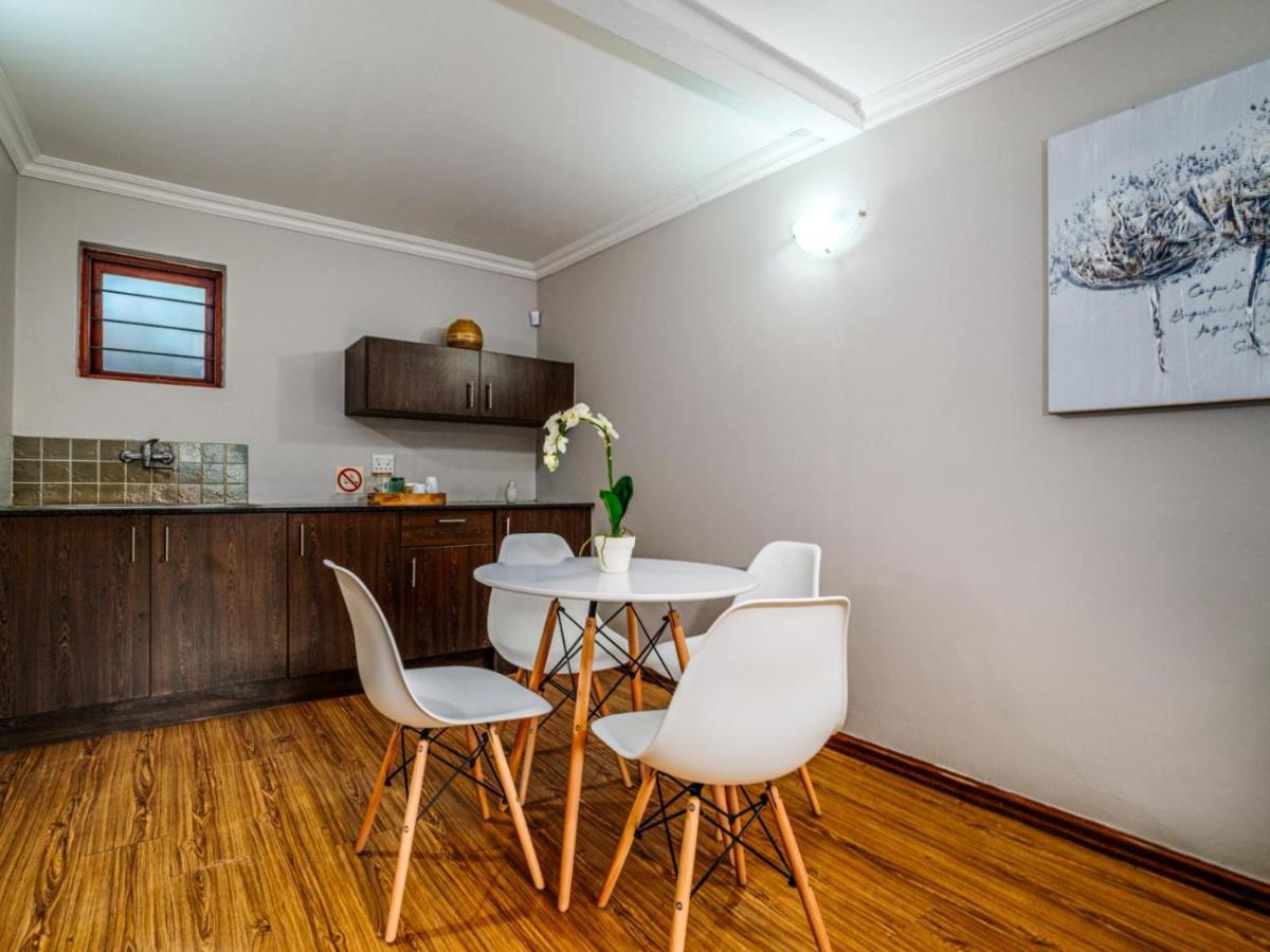 Hurlingham House Guest House Johannesburg Bagian luar foto