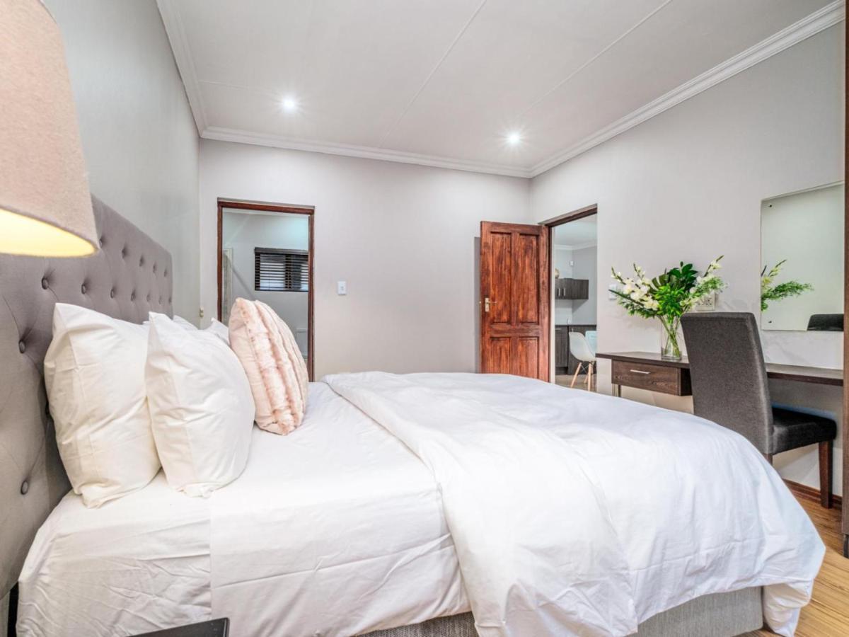 Hurlingham House Guest House Johannesburg Bagian luar foto