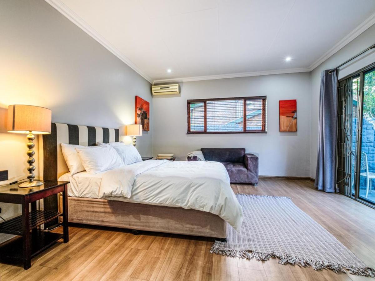 Hurlingham House Guest House Johannesburg Bagian luar foto