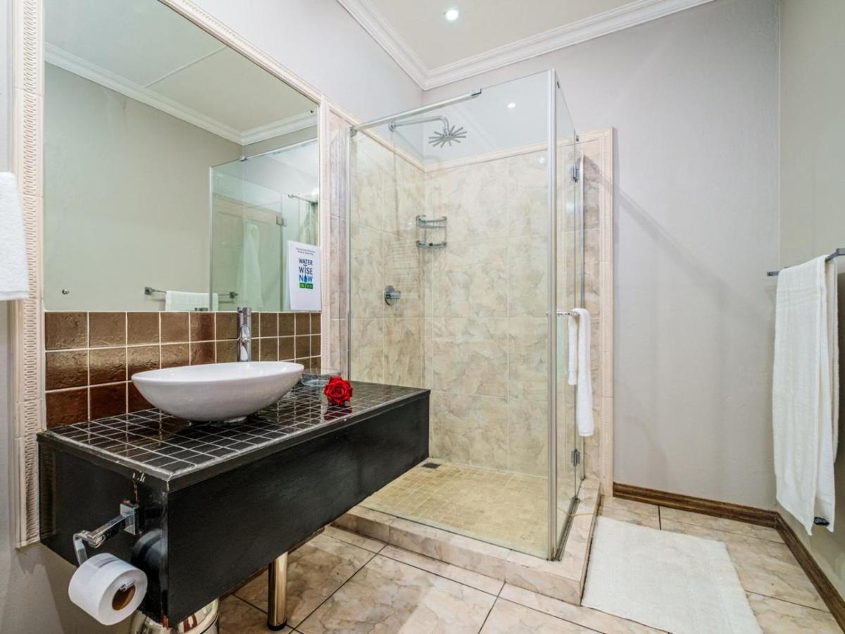 Hurlingham House Guest House Johannesburg Bagian luar foto