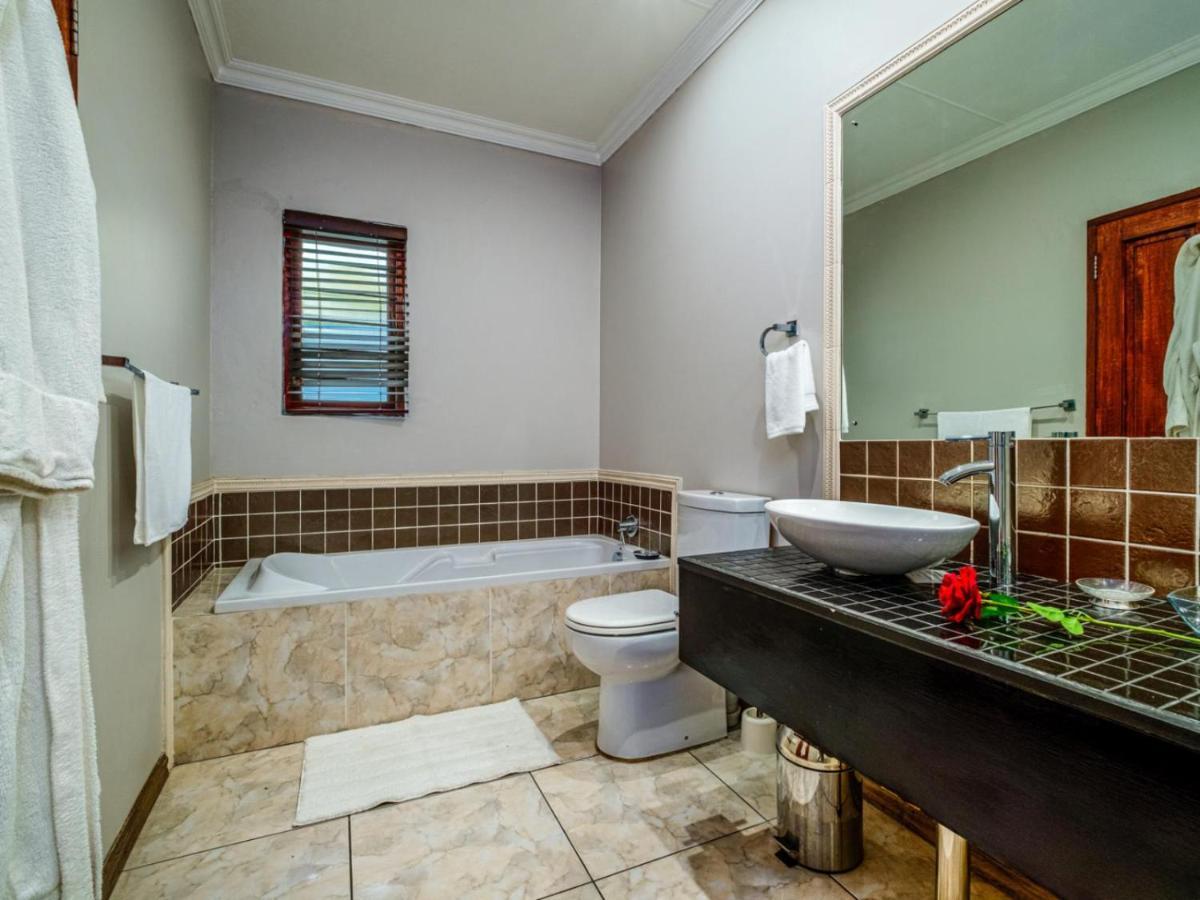 Hurlingham House Guest House Johannesburg Bagian luar foto